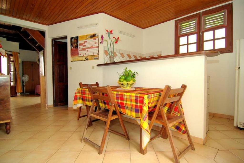 Ferienwohnung Chez Rosy Le Robert Exterior foto